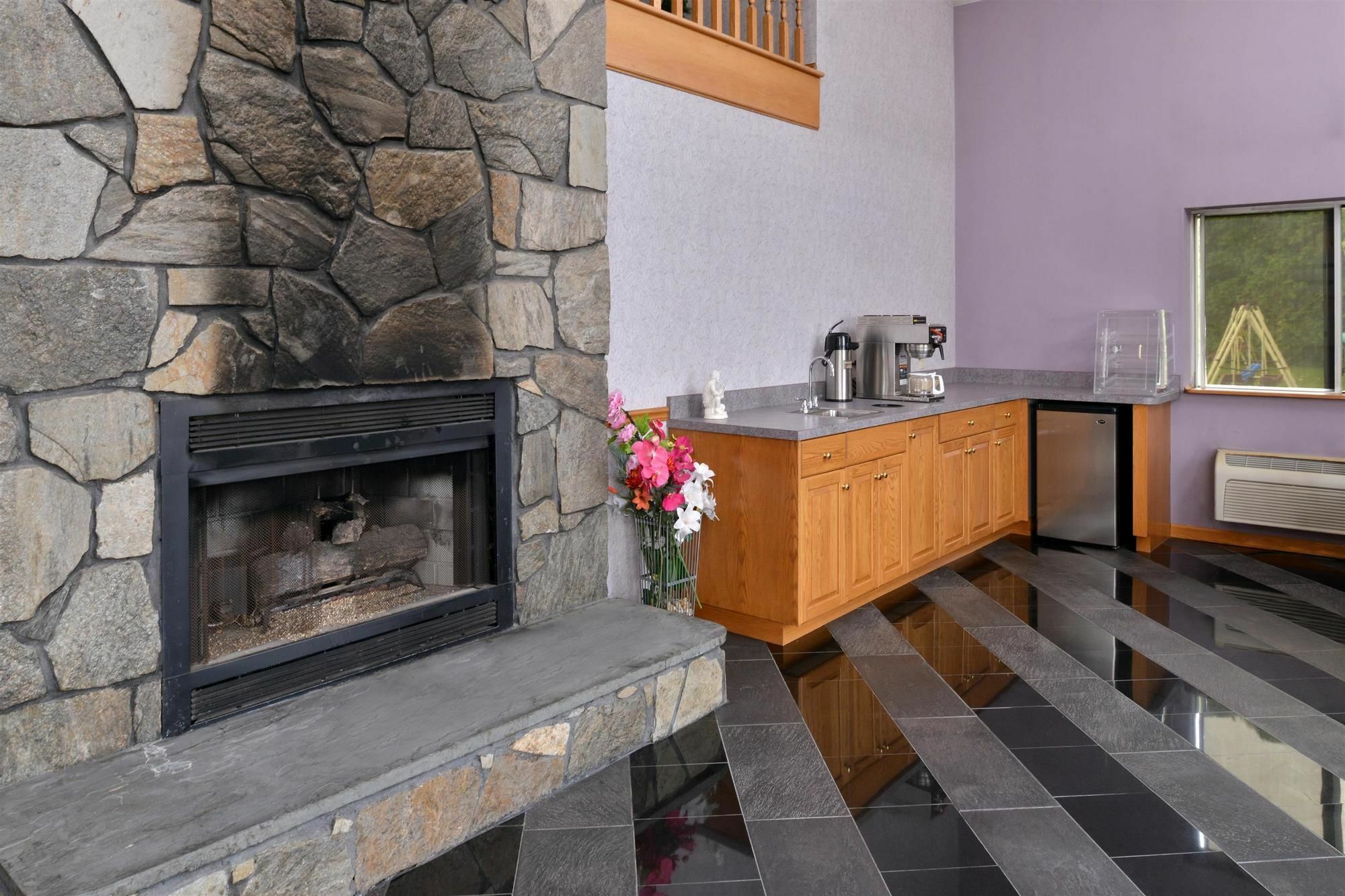 Americas Best Value Inn & Suites Wolcott ภายนอก รูปภาพ